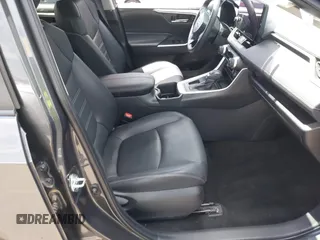 2023 Toyota RAV4 XLE Premium z VIN 2T3C1RFV4PW274552, wystawiony jako IAAI lot #42105989 z przebiegiem 37 301 mil mil oraz . Historia ofert i sprzedaży dostępna na DreamBid. Obrazek 5.