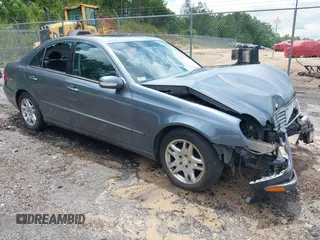 2005 Mercedes-Benz E 320 z VIN WDBUF65J75A682458, wystawiony jako IAAI lot #42248500 z przebiegiem 190 993 mil mil oraz . Historia ofert i sprzedaży dostępna na DreamBid. Obrazek 1.