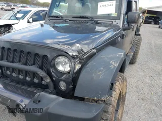 2018 Jeep Wrangler Unlimited Sport S z VIN 1C4HJWDG2JL930461, wystawiony jako IAAI lot #42042644 z przebiegiem 136 530 mil mil oraz . Historia ofert i sprzedaży dostępna na DreamBid. Obrazek 6.