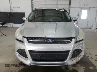 2013 Ford Escape SE with VIN 1FMCU0GX3DUD66890, listed as a Copart auction lot 86477264 with 142,722 mi miles and Salvage Title. Bid and sale history available at DreamBid. Image 5.