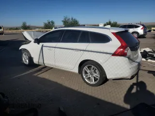 2015 Volvo V60 T5 Platinum z VIN YV1612SD2F1208462, wystawiony jako Copart lot #53844705 z przebiegiem 119 620 mil mil oraz Szkoda całkowita • Salvage title. Historia ofert i sprzedaży dostępna na DreamBid. Obrazek 2.