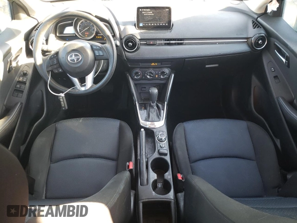 2016 Scion iA z VIN 3MYDLBZV7GY138266, wystawiony jako Copart lot #83457914 z przebiegiem 98 082 mil mil oraz Szkoda całkowita • Salvage title. Historia ofert i sprzedaży dostępna na DreamBid. Obrazek 8.