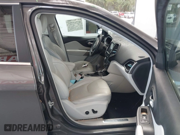 2019 Jeep Cherokee Limited with VIN 1C4PJMDX6KD303225, listed as a IAAI auction lot 42267721 with 70,857 mi miles and . Bid and sale history available at DreamBid. Image 5.
