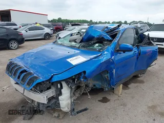 2018 Jeep Cherokee Latitude with VIN 1C4PJLCX5JD620455, listed as a IAAI auction lot 42110925 with Not provided miles and . Bid and sale history available at DreamBid. Image 6.