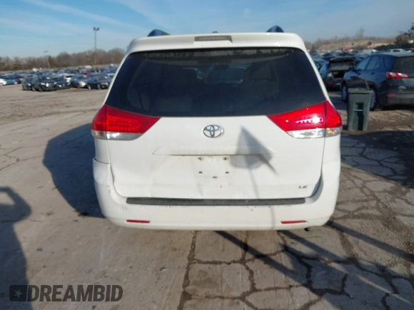2014 Toyota Sienna LE AAS with VIN 5TDKK3DC2ES483679, listed as a IAAI auction lot 41547261 with 142,697 mi miles. Bid and sale history available at carsss.com. Image 17.