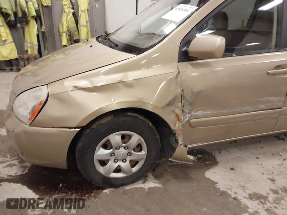 2009 Kia Sedona LX with VIN KNDMB233996314804, listed as a IAAI auction lot 42014187 with 220,693 mi miles and . Bid and sale history available at DreamBid. Image 6.
