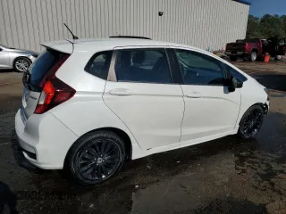 2018 Honda Fit Sport with VIN 3HGGK5G62JM706788, listed as a Copart auction lot 82872004 with 137,288 mi miles and Salvage Title. Bid and sale history available at DreamBid. Image 3.