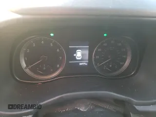 2021 Hyundai Kona SE z VIN KM8K1CAA8MU657962, wystawiony jako Copart lot #49320805 z przebiegiem 84 977 mil mil oraz Szkoda całkowita • Salvage title. Historia ofert i sprzedaży dostępna na DreamBid. Obrazek 9.