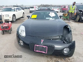 2007 Pontiac Solstice z VIN 1G2MB35B87Y135895, wystawiony jako IAAI lot #41733986 z przebiegiem 50 109 mil mil oraz . Historia ofert i sprzedaży dostępna na DreamBid. Obrazek 12.