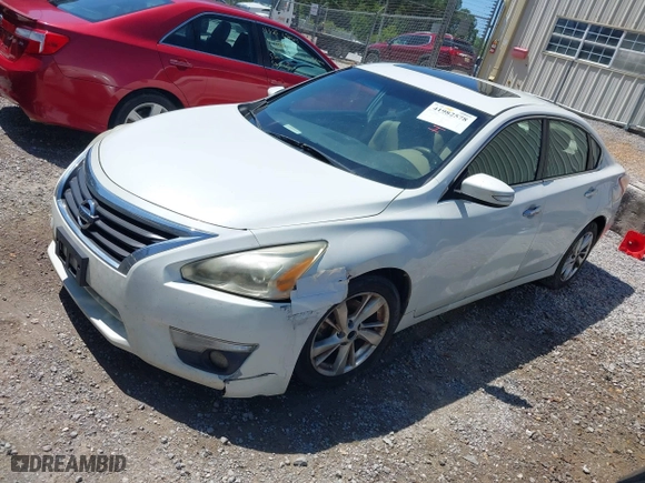 2013 Nissan Altima 2.5 SL with VIN 1N4AL3AP2DN400827, listed as a IAAI auction lot 41982578 with 277,419 mi miles. Bid and sale history available at carsss.com. Image 2.