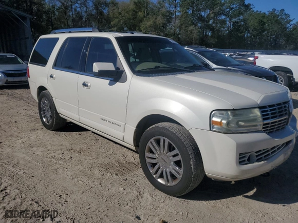 2008 Lincoln Navigator with VIN 5LMFU27578LJ03561, listed as a Copart auction lot 50010335 with 178,036 mi miles and Salvage Title. Bid and sale history available at carsss.com. Image 4.