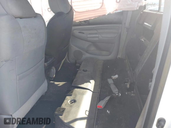 2014 Toyota Tacoma PreRunner with VIN 3TMJU4GN7EM158230, listed as a IAAI auction lot 40010521 with 145,185 mi miles. Bid and sale history available at carsss.com. Image 8.