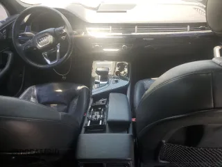 2017 Audi Q7 Prestige with VIN WA1VAAF7XHD059360, listed as a Copart auction lot 61988625 with 149,708 mi miles and Clean title. Bid and sale history available at DreamBid. Image 8.