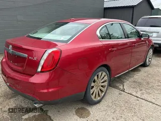 2010 Lincoln MKS z VIN 1LNHL9DR0AG603509, wystawiony jako Copart lot #60124735 z przebiegiem 181 076 mil mil oraz Czysty tytuł • Clean title. Historia ofert i sprzedaży dostępna na DreamBid. Obrazek 4.