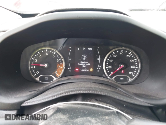 2017 Jeep Renegade Latitude with VIN ZACCJBBB7HPG27689, listed as a IAAI auction lot 42010657 with 143,202 mi miles. Bid and sale history available at carsss.com. Image 7.