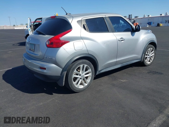 2011 Nissan Juke SL with VIN JN8AF5MV2BT020603, listed as a IAAI auction lot 41992330 with 147,765 mi miles. Bid and sale history available at carsss.com. Image 4.