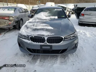 2023 BMW 3 Series 330i xDrive with VIN 3MW89FF04P8D24049, listed as a Copart auction lot 89016375 with 14,749 mi miles and Salvage Title. Bid and sale history available at carsss.com. Image 5.