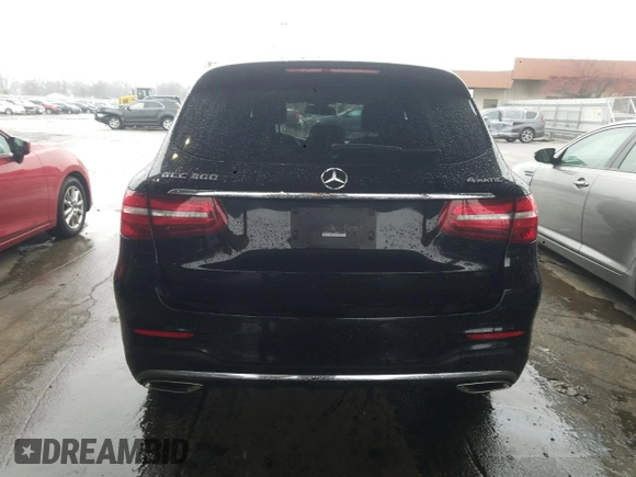2019 Mercedes-Benz GLC with VIN WDC0G4KB2KV142335, listed as a Copart auction lot 70505462 with 30,240 mi miles. Bid and sale history available at carsss.com. Image 6.