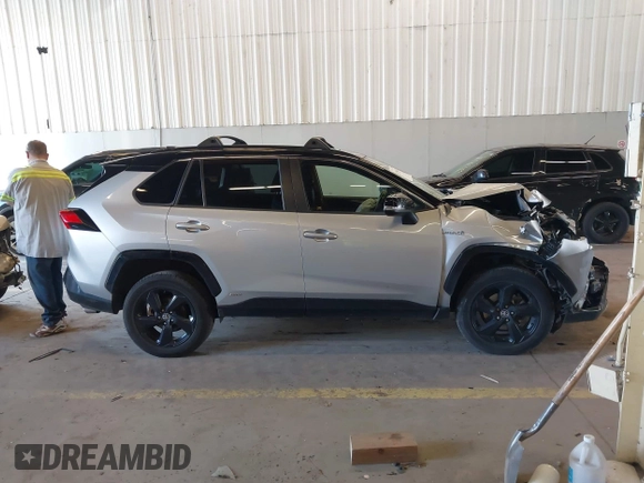 2021 Toyota RAV4 Hybrid XSE with VIN JTME6RFV9MJ006665, listed as a IAAI auction lot 41964182 with 61,654 mi miles and . Bid and sale history available at DreamBid. Image 13.