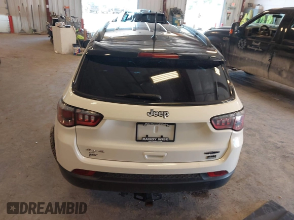 2018 Jeep Compass Latitude с VIN 3C4NJDBBXJT349731, выставлен на аукционе IAAI как лот 42564250 с пробегом 72 303 миль миль и . История ставок и продаж доступна на DreamBid. Изображение 16.
