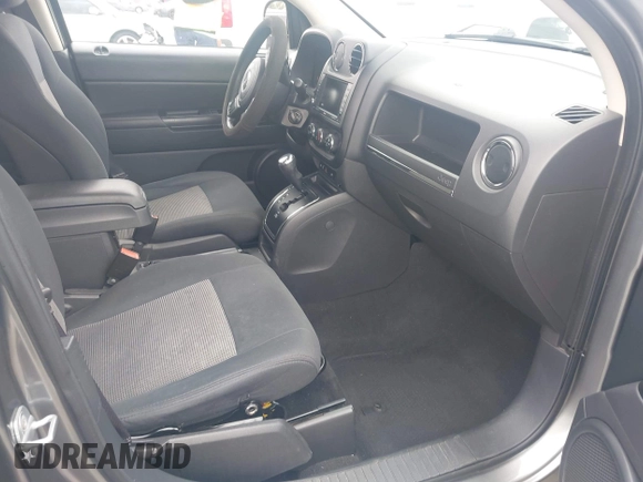 2011 Jeep Compass with VIN 1J4NF1FB7BD244088, listed as a IAAI auction lot 41889165 with 93,576 mi miles. Bid and sale history available at carsss.com. Image 5.