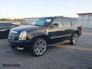 2009 Cadillac Escalade with VIN 1GYFK13259R152009, listed as a IAAI auction lot 41510032 with 161,401 mi miles. Bid and sale history available at carsss.com. Image 2.