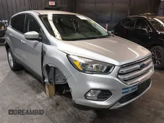 2019 Ford Escape SE z VIN 1FMCU0GD0KUB42219, wystawiony jako IAAI lot #42225545 z przebiegiem 81 602 mil mil oraz . Historia ofert i sprzedaży dostępna na DreamBid. Obrazek 1.