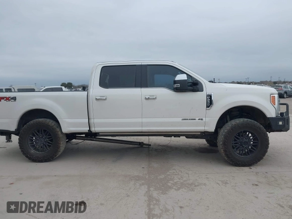 2017 Ford F-250 Lariat with VIN 1FT7W2BTXHEB52267, listed as a IAAI auction lot 41359500 with 187,467 mi miles and . Bid and sale history available at DreamBid. Image 14.