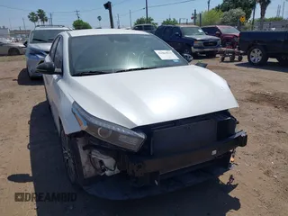 2023 Kia Forte GT-Line z VIN 3KPF54ADXPE665963, wystawiony jako IAAI lot #42014832 z przebiegiem 42 050 mil mil oraz . Historia ofert i sprzedaży dostępna na DreamBid. Obrazek 1.