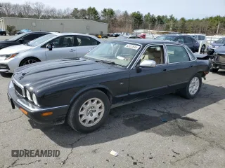 2002 Jaguar XJ 8 z VIN SAJDA14C62LF40435, wystawiony jako Copart lot #52022645 z przebiegiem 153 703 mil mil oraz Szkoda całkowita • Salvage title. Historia ofert i sprzedaży dostępna na DreamBid. Obrazek 1.