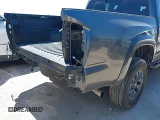 2023 Toyota Tacoma SR5 z VIN 3TMAZ5CN8PM201702, wystawiony jako IAAI lot #42060855 z przebiegiem 17 705 mil mil oraz . Historia ofert i sprzedaży dostępna na DreamBid. Obrazek 21.