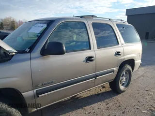 2001 Chevrolet Tahoe LT with VIN 1GNEK13T71J262435, listed as a IAAI auction lot 41850758 with 161,463 mi miles. Bid and sale history available at carsss.com. Image 6.