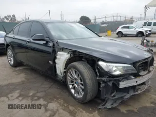 2015 BMW 7 Series 740i с VIN WBAYA6C54FG273188, выставлен на аукционе IAAI как лот 42563572 с пробегом 70 675 миль миль и . История ставок и продаж доступна на DreamBid. Изображение 1.