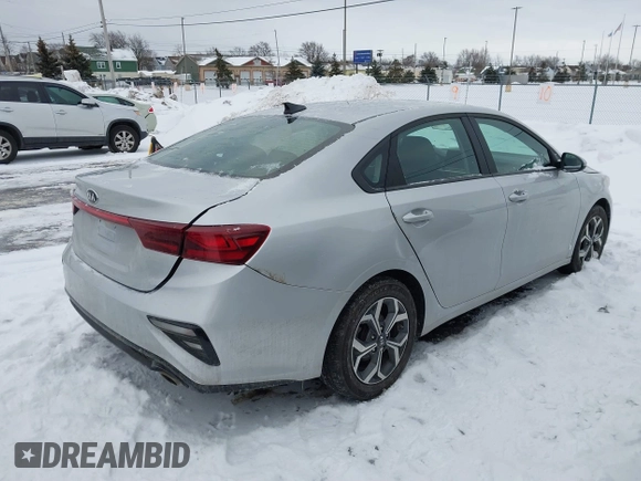 2021 Kia Forte LXS with VIN 3KPF24ADXME405132, listed as a IAAI auction lot 41532767 with 31,793 mi miles. Bid and sale history available at carsss.com. Image 4.