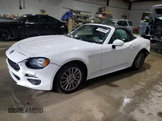 2017 FIAT 124 Spider Lusso z VIN JC1NFAEK5H0106151, wystawiony jako Copart lot #88738865 z przebiegiem 81 333 mil mil oraz Szkody całkowita. Historia ofert i sprzedaży dostępna na DreamBid. Obrazek 1.