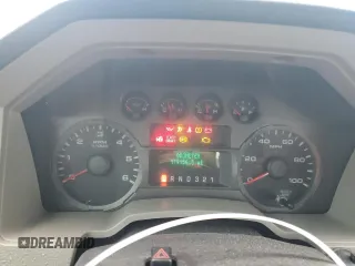 2009 Ford F-250 XL z VIN 1FTNF20549EB23067, wystawiony jako Copart lot #58130505 z przebiegiem 179 156 mil mil oraz Szkoda całkowita • Salvage title. Historia ofert i sprzedaży dostępna na DreamBid. Obrazek 9.