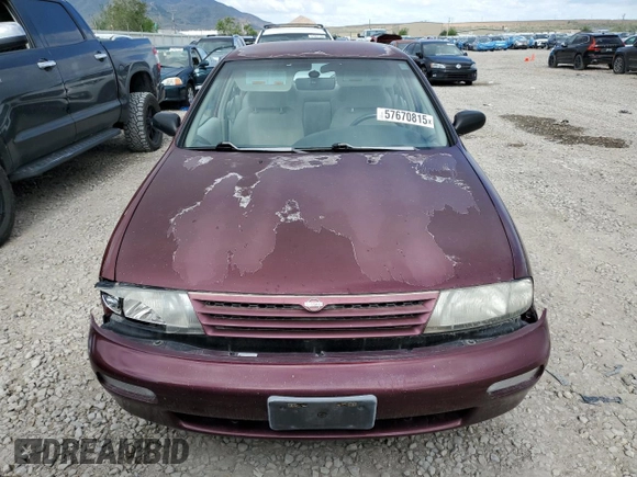 1997 Nissan Altima XE z VIN 1N4BU31DXVC181006, wystawiony jako Copart lot #57670815 z przebiegiem 98 202 mil mil oraz Szkoda całkowita • Salvage title. Historia ofert i sprzedaży dostępna na DreamBid. Obrazek 5.