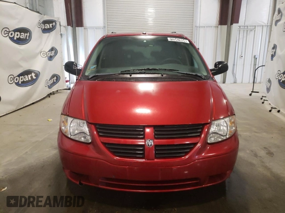 2007 Dodge Grand Caravan SE with VIN 1D4GP24RX7B249213, listed as a Copart auction lot 72547894 with 104,636 mi miles and Clean Title. Bid and sale history available at DreamBid. Image 5.