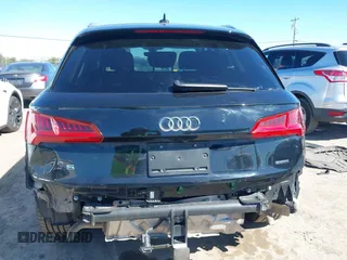 2019 Audi Q5 Premium with VIN WA1ANAFY8K2135057, listed as a IAAI auction lot 41870849 with 32,973 mi miles. Bid and sale history available at carsss.com. Image 17.