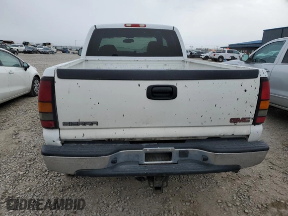 2004 GMC Sierra 2500HD SLE z VIN 1GTHK29U64E336548, wystawiony jako Copart lot #44979505 z przebiegiem 226 577 mil mil oraz Szkoda całkowita • Salvage title. Historia ofert i sprzedaży dostępna na DreamBid. Obrazek 6.
