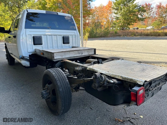 2020 Ram 3500 Chassis Cab Tradesman with VIN 3C7WRTCLXLG279872, listed as a Copart auction lot 53823185 with 221,830 mi miles and Clean Title. Bid and sale history available at carsss.com. Image 4.