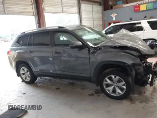 2018 Volkswagen Atlas SE with VIN 1V2LR2CA5JC521085, listed as a IAAI auction lot 42322031 with 100,262 mi miles and . Bid and sale history available at DreamBid. Image 14.