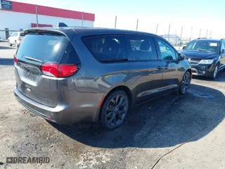 2019 Chrysler Pacifica Touring Plus with VIN 2C4RC1FG9KR583413, listed as a IAAI auction lot 41653755 with 50,589 mi miles. Bid and sale history available at carsss.com. Image 4.