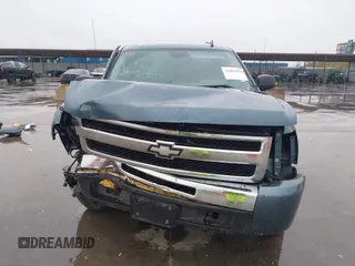 2010 Chevrolet Silverado 1500 LS with VIN 1GCSCREA5AZ176206, listed as a IAAI auction lot 41003831 with 126,617 mi miles. Bid and sale history available at carsss.com. Image 13.