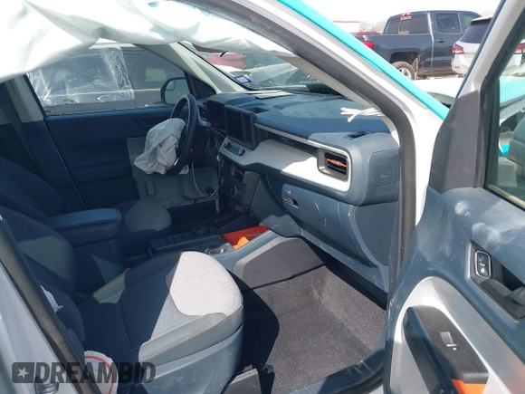 2024 Ford Maverick XLT with VIN 3FTTW8H99RRA85592, listed as a IAAI auction lot 41816187 with 13,923 mi miles and . Bid and sale history available at carsss.com. Image 5.