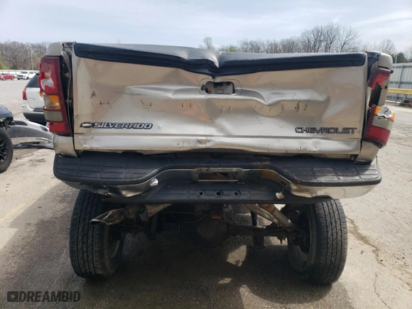 2000 Chevrolet Silverado 1500 LS with VIN 2GCEK19T2Y1308662, listed as a Copart auction lot 51215015 with 320,200 mi miles and Salvage Title. Bid and sale history available at carsss.com. Image 6.