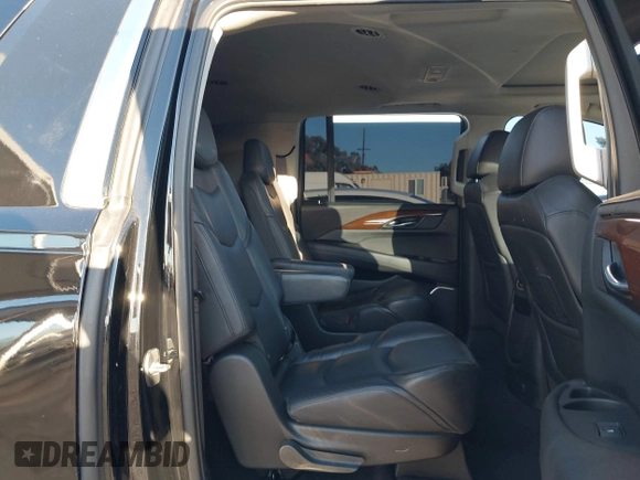 2020 Cadillac Escalade ESV Luxury z VIN 1GYS4HKJ3LR181834, wystawiony jako IAAI lot #40813416 z przebiegiem 65 857 mil mil oraz . Historia ofert i sprzedaży dostępna na DreamBid. Obrazek 8.