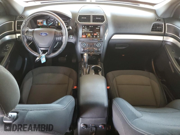 2017 Ford Explorer XLT с VIN 1FM5K7DH0HGD18076, выставлен на аукционе Copart как лот 62330935 с пробегом 72 307 миль миль и Списание • Salvage title. История ставок и продаж доступна на DreamBid. Изображение 8.