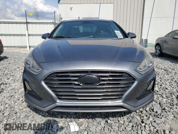 2018 Hyundai Sonata SE z VIN 5NPE24AF8JH630881, wystawiony jako Copart lot #56301655 z przebiegiem 145 534 mil mil oraz Czysty tytuł • Clean title. Historia ofert i sprzedaży dostępna na DreamBid. Obrazek 5.