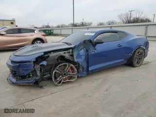 2021 Chevrolet Camaro 2SS with VIN 1G1FH1R72M0134385, listed as a Copart auction lot 45346705 with 28,201 mi miles and Salvage Title. Bid and sale history available at carsss.com. Image 1.